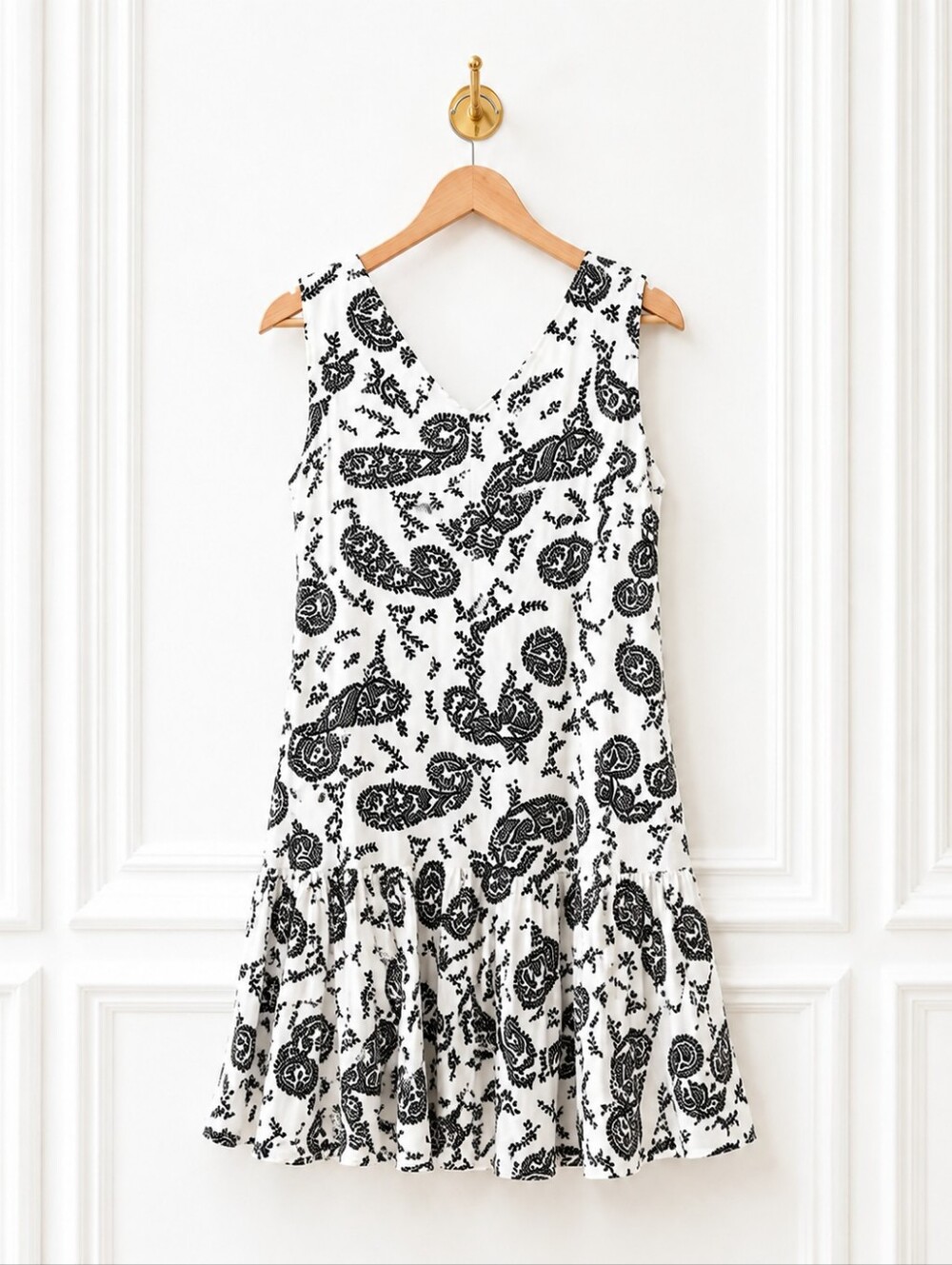 Banana Republic | Paisley Print Fit & Flare Dress | Size M  Quiet Luxury - Picture 6 of 7